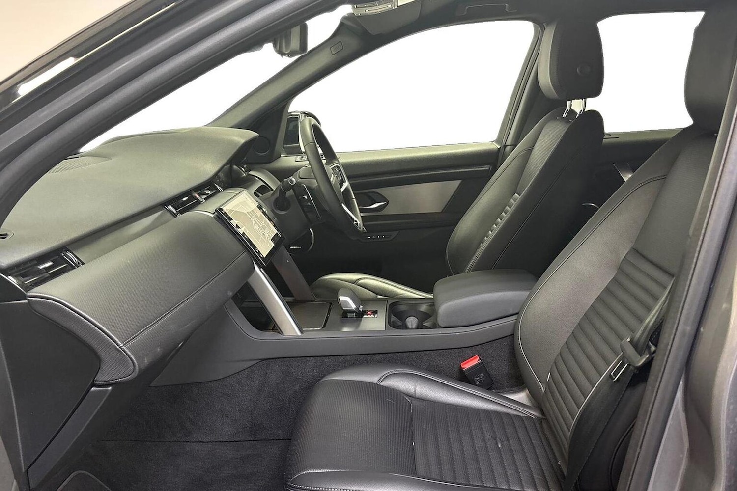 Used Land Rover Discovery Sport 2024 for sale - 76618514: Photo 7