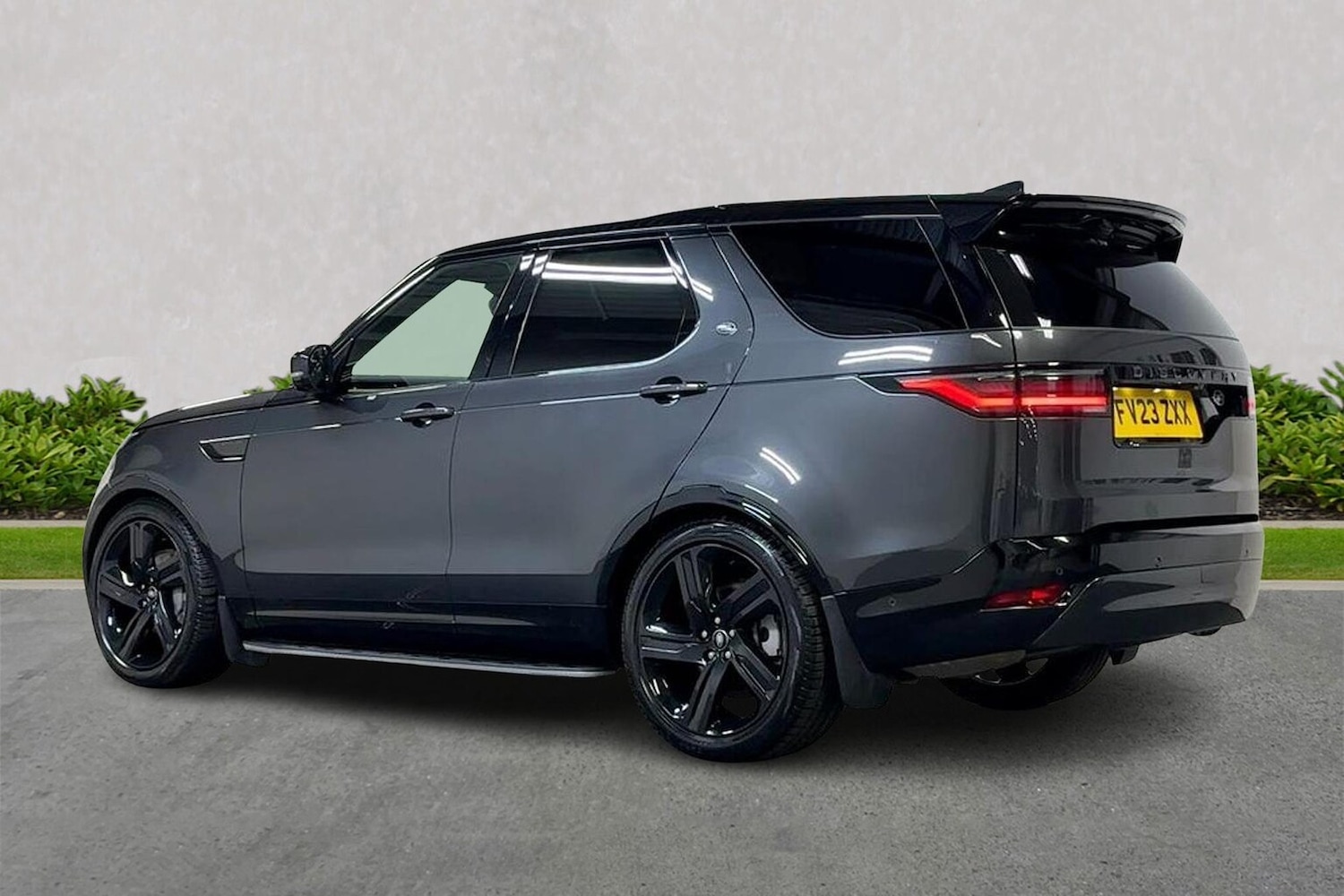 Used Land Rover Discovery 2023 for sale - 76794880: Photo 2