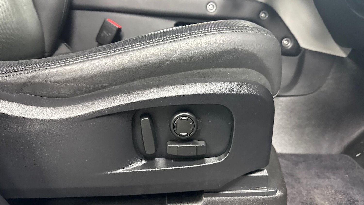 Used Land Rover Defender 2023 for sale - 78193303: Photo 22