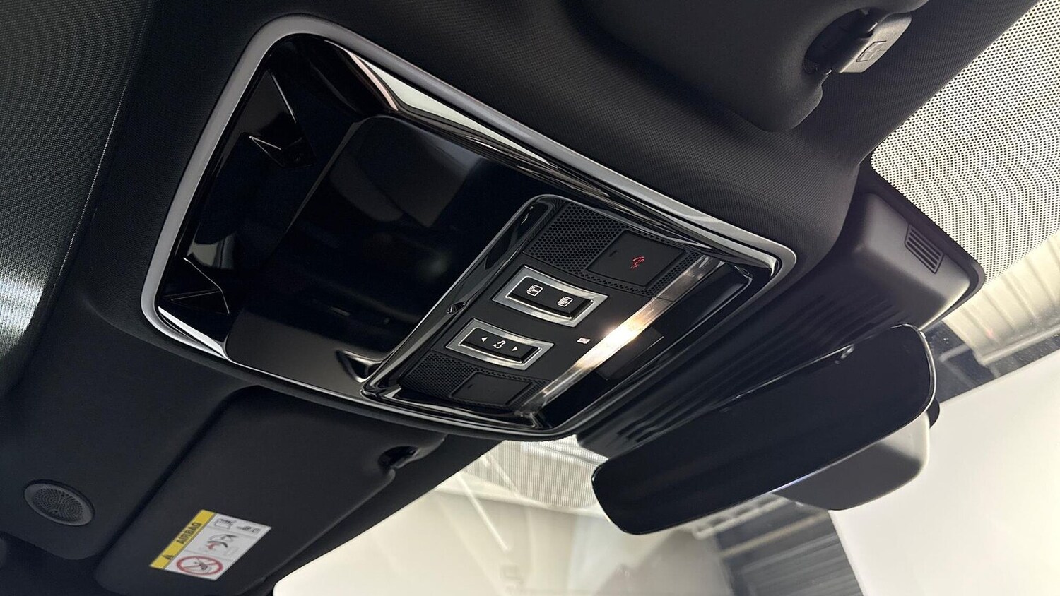 Used Land Rover Range Rover Velar 2024 for sale - 77489784: Photo 23