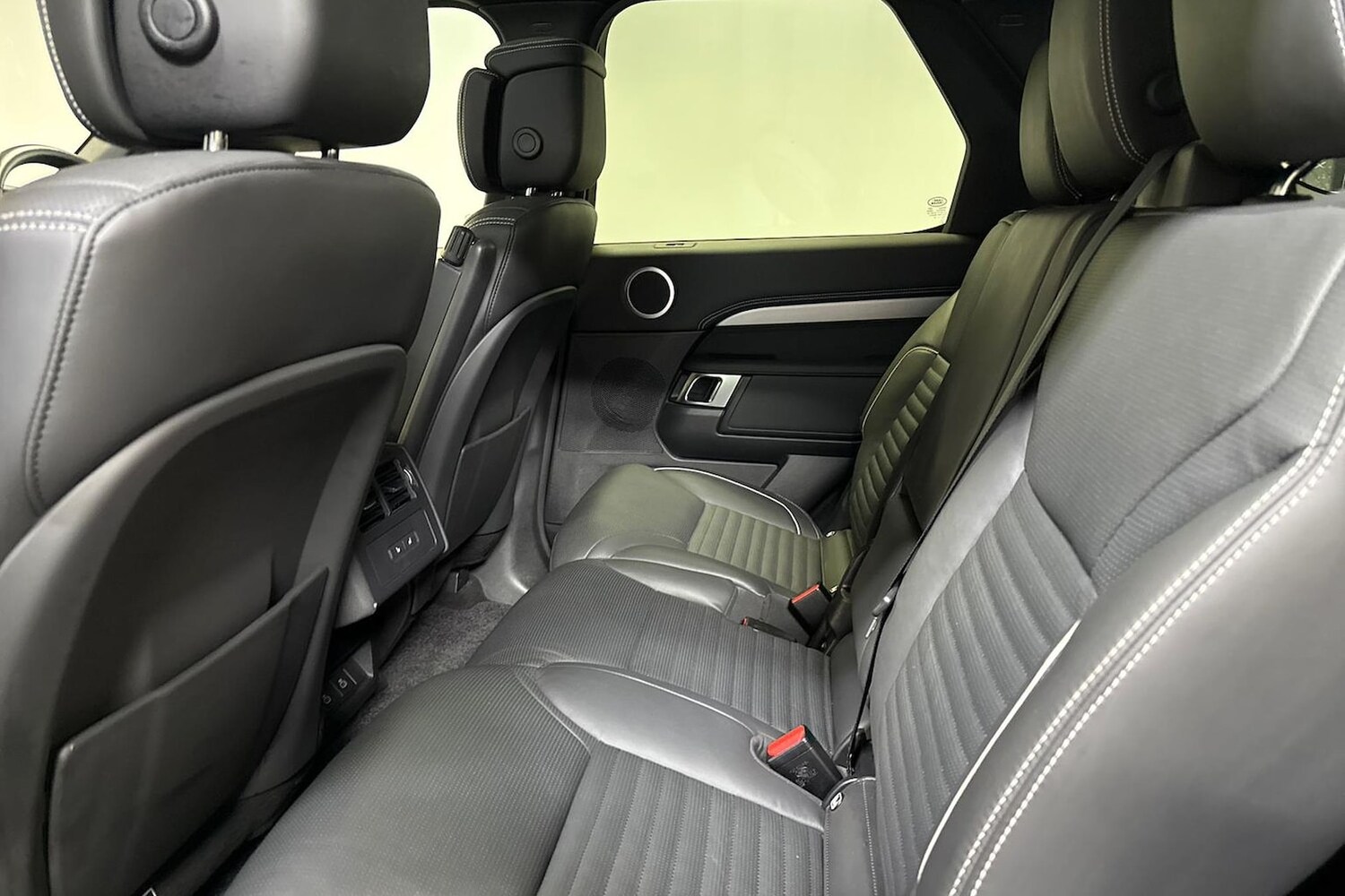 Used Land Rover Discovery 2024 for sale - 76149611: Photo 16