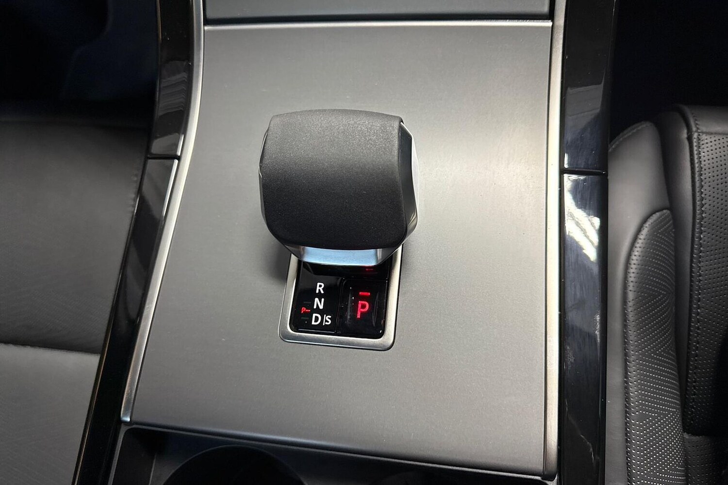 Used Land Rover Range Rover Velar 2026 for sale - 78193298: Photo 12