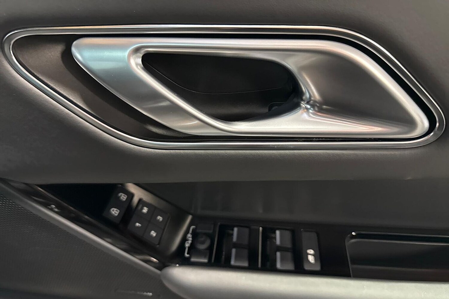 Used Land Rover Range Rover Velar 2026 for sale - 78193298: Photo 21