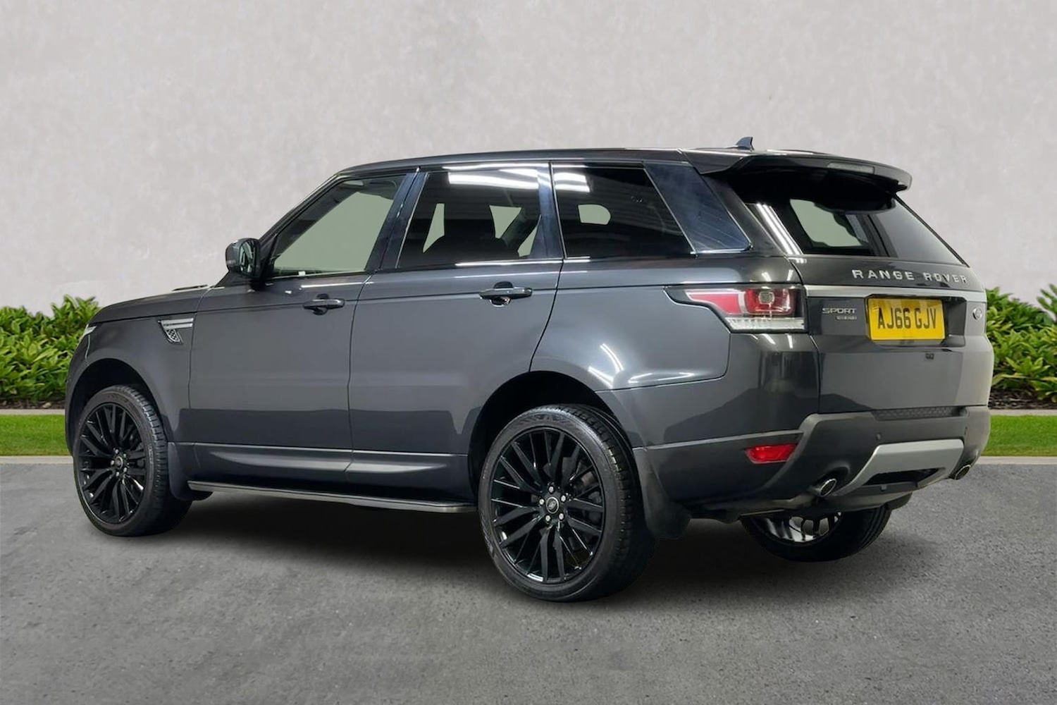 Used Land Rover Range Rover Sport 2017 for sale - 76412504: Photo 2