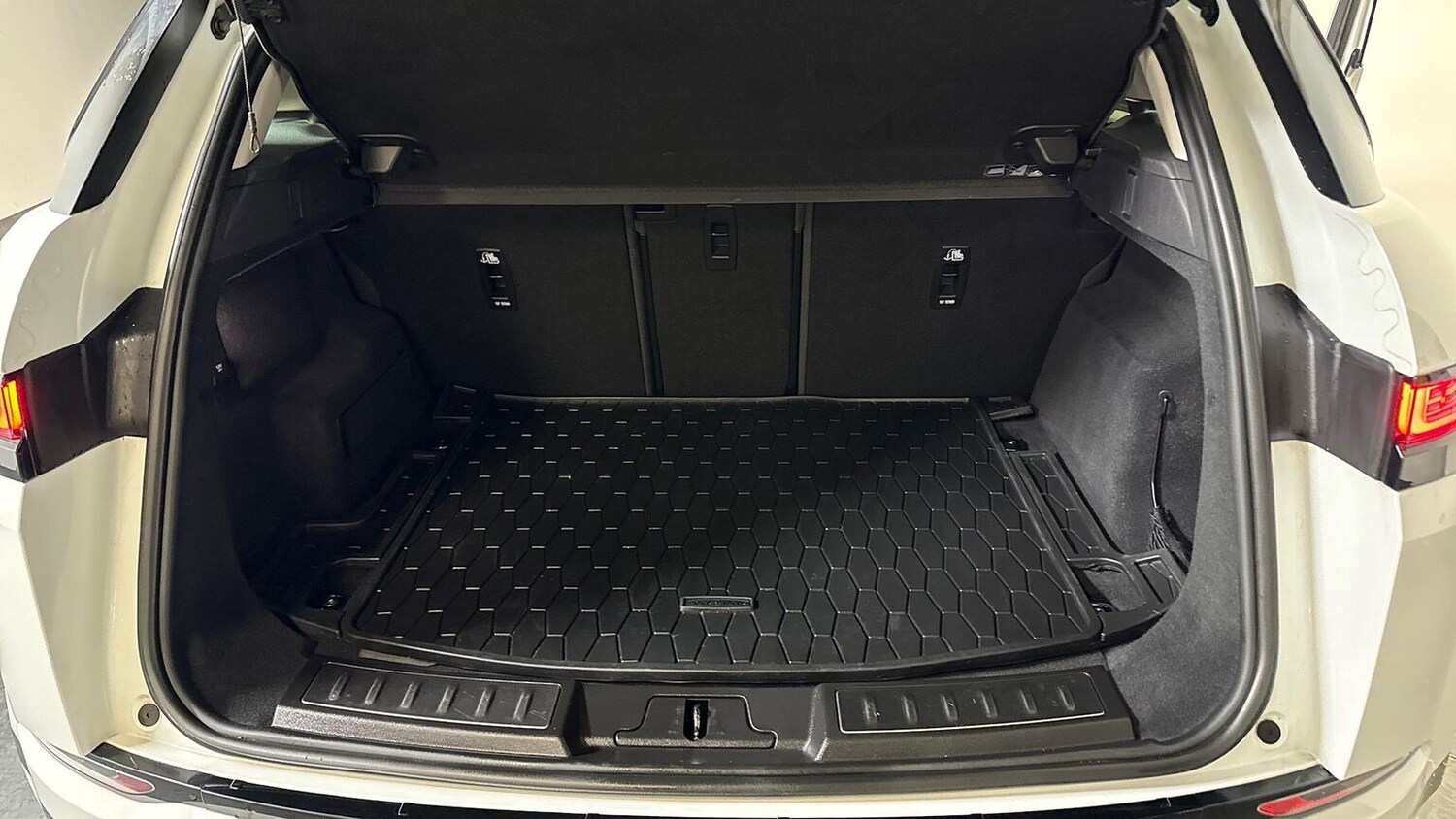 Used Land Rover Range Rover Evoque 2019 for sale - 77489785: Photo 10