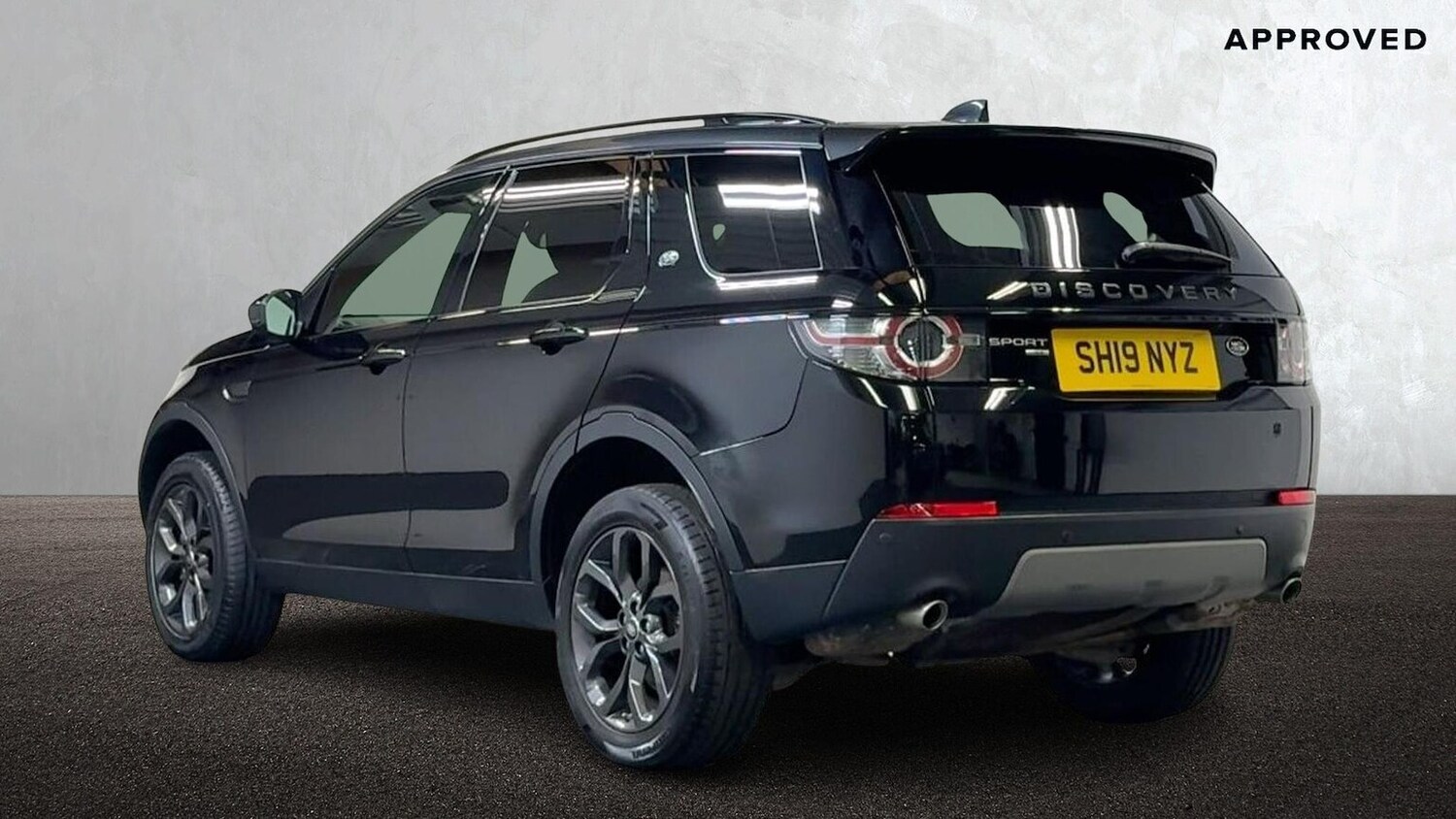 Used Land Rover Discovery Sport 2019 for sale - 76490763: Photo 2