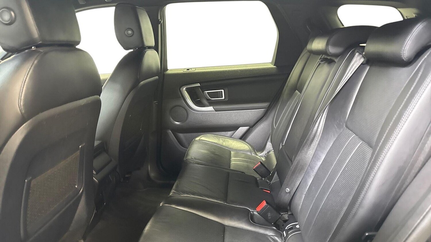 Used Land Rover Discovery Sport 2019 for sale - 76490763: Photo 4