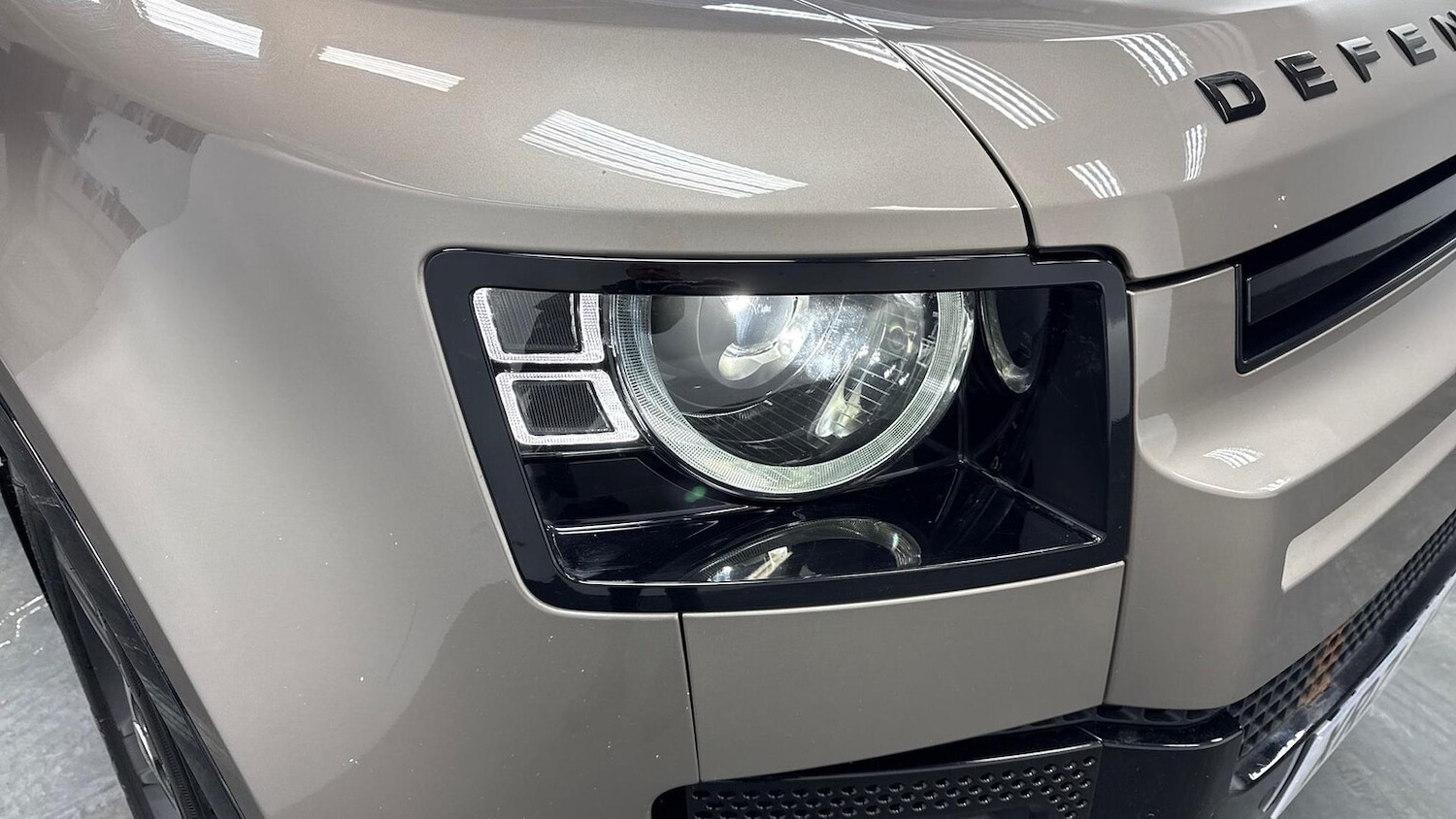 Used Land Rover Defender 2023 for sale - 77701306: Photo 17