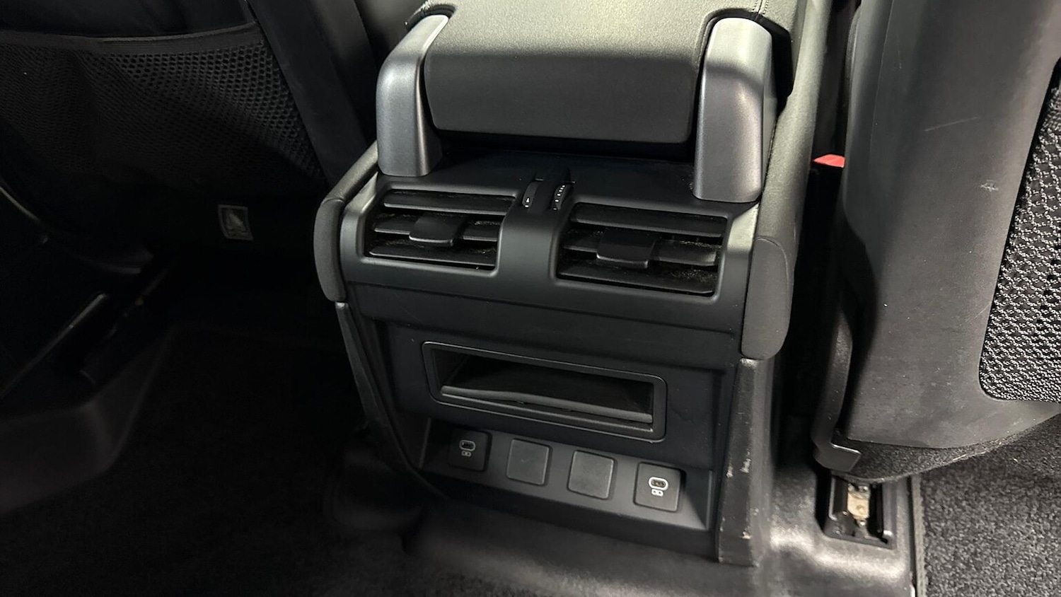 Used Land Rover Defender 2023 for sale - 77701306: Photo 18