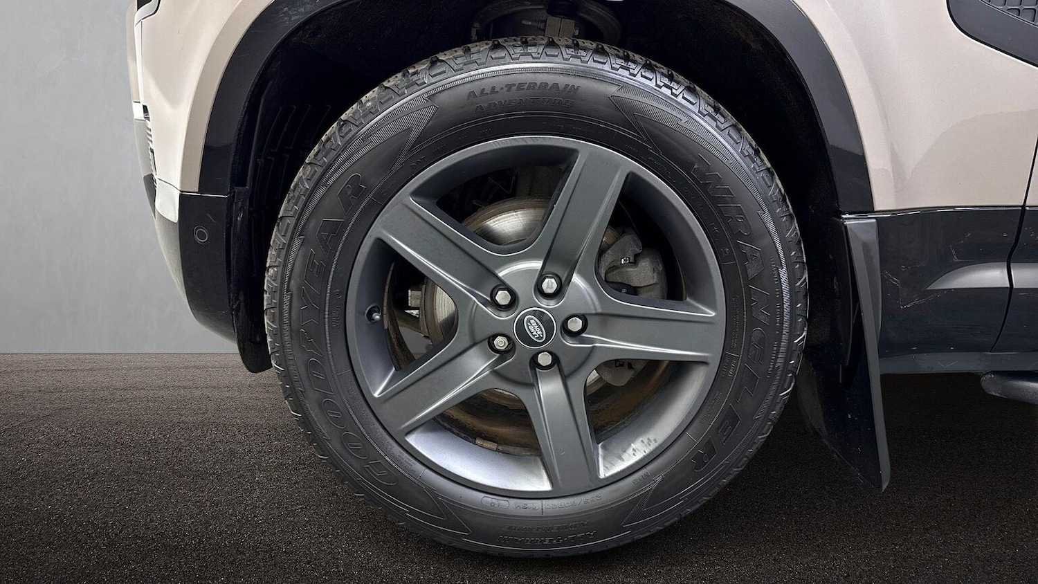 Used Land Rover Defender 2023 for sale - 77701306: Photo 8