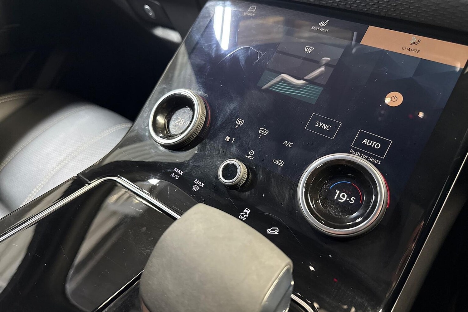 Used Land Rover Range Rover Velar 2022 for sale - 76532475: Photo 12