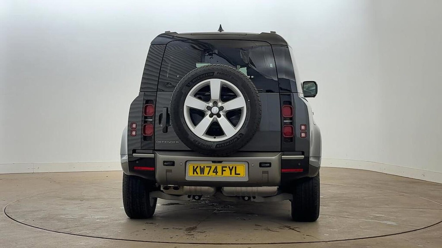 Used Land Rover Defender 2024 for sale - 76149606: Photo 4
