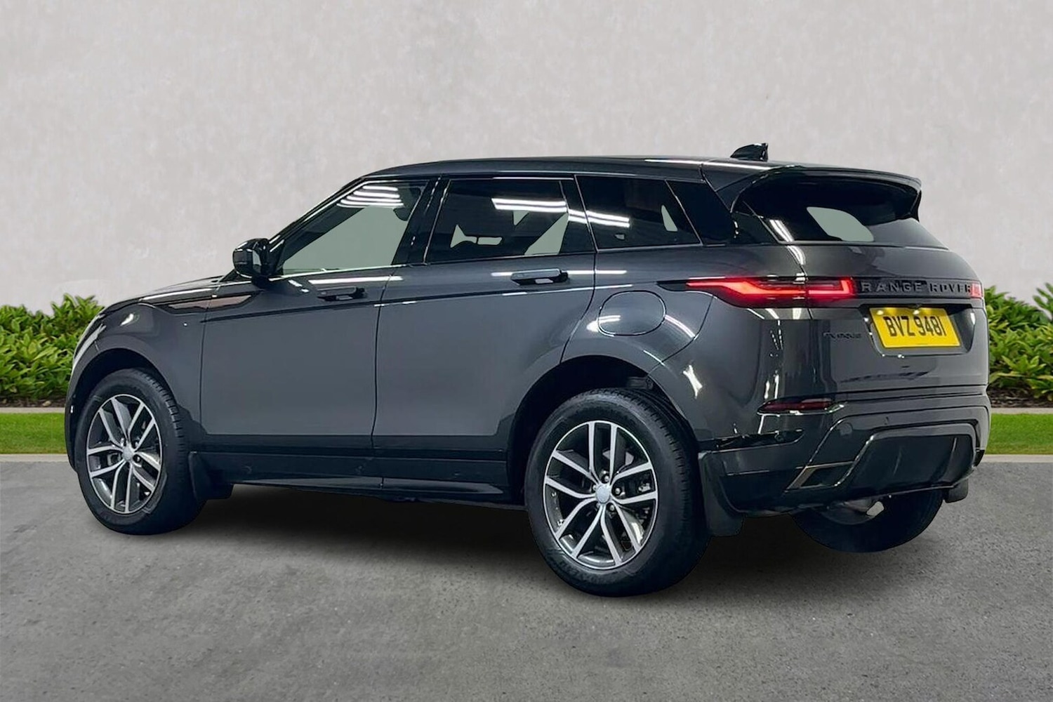 Used Land Rover Range Rover Evoque 2025 for sale - 76016979: Photo 2