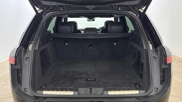 Used Land Rover Range Rover Sport 2024 for sale - 76335154: Photo 4