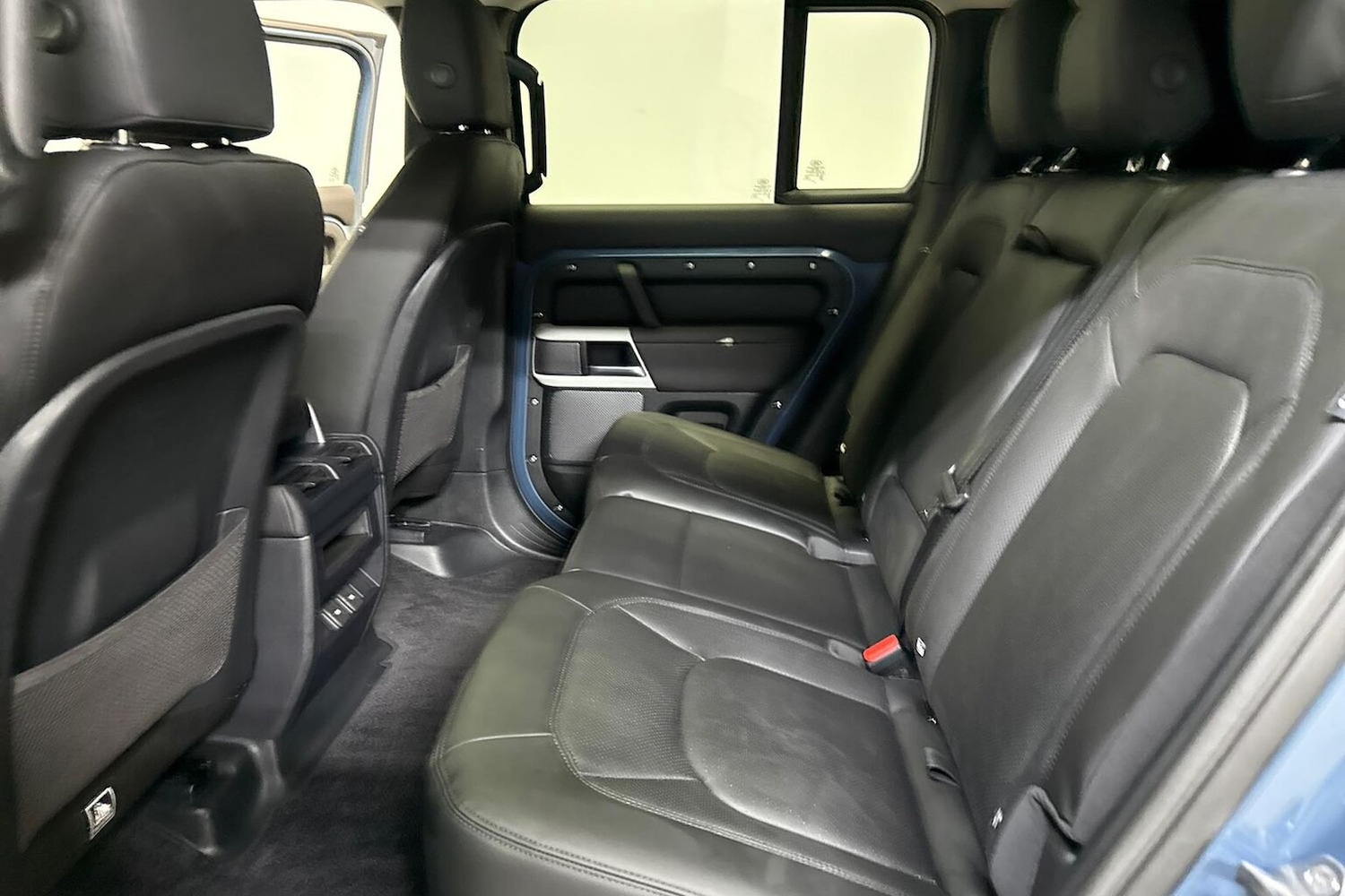 Used Land Rover Defender 2023 for sale - 76268239: Photo 16