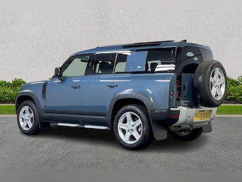 Used Land Rover Defender 2023 for sale - 76268239: Photo