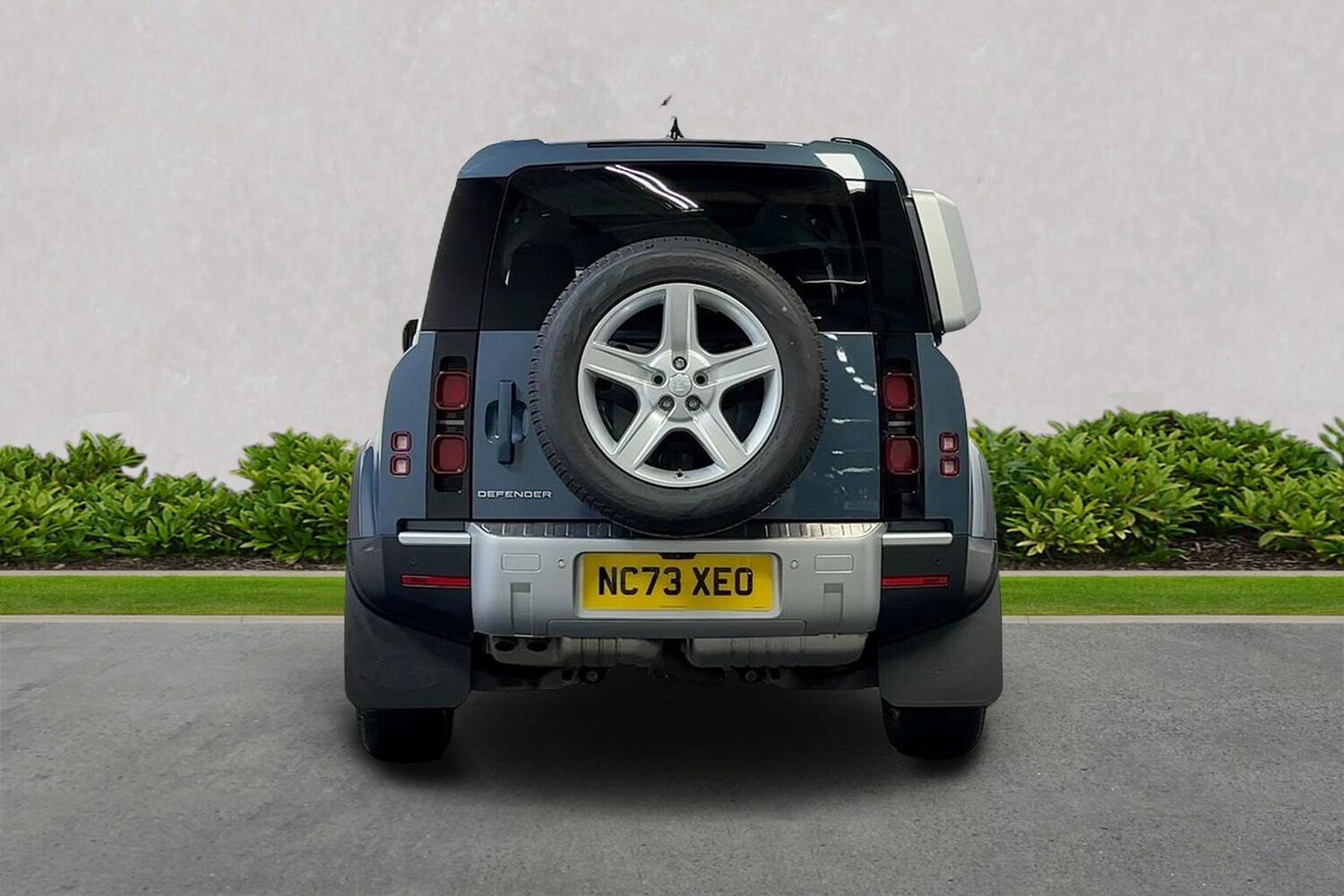 Used Land Rover Defender 2023 for sale - 76268239: Photo 4