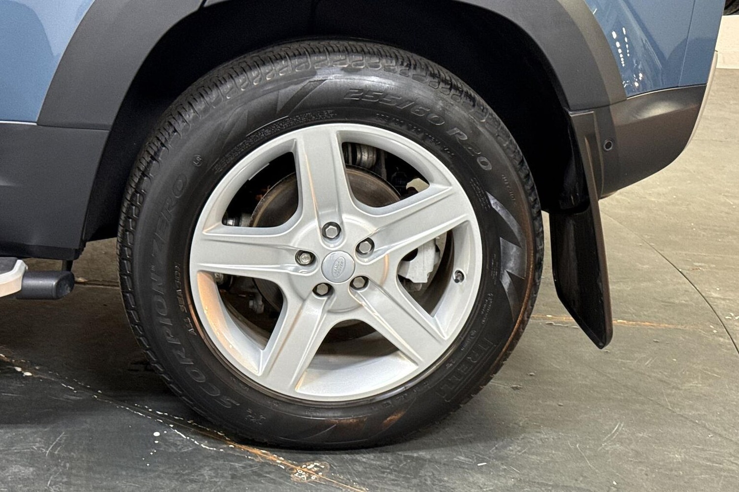 Used Land Rover Defender 2023 for sale - 76268239: Photo 6