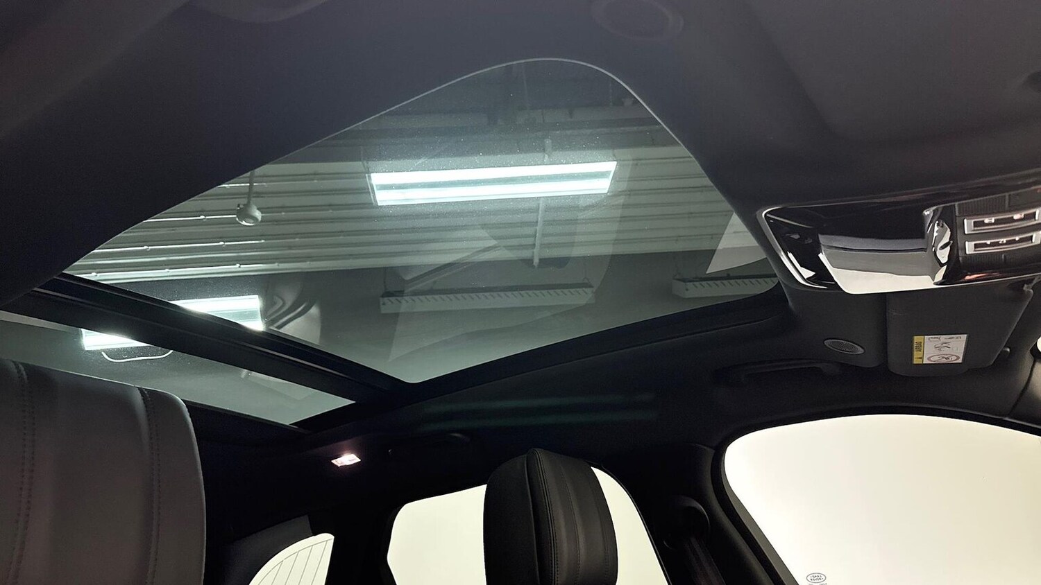 Used Land Rover Range Rover Velar 2025 for sale - 77489443: Photo 21