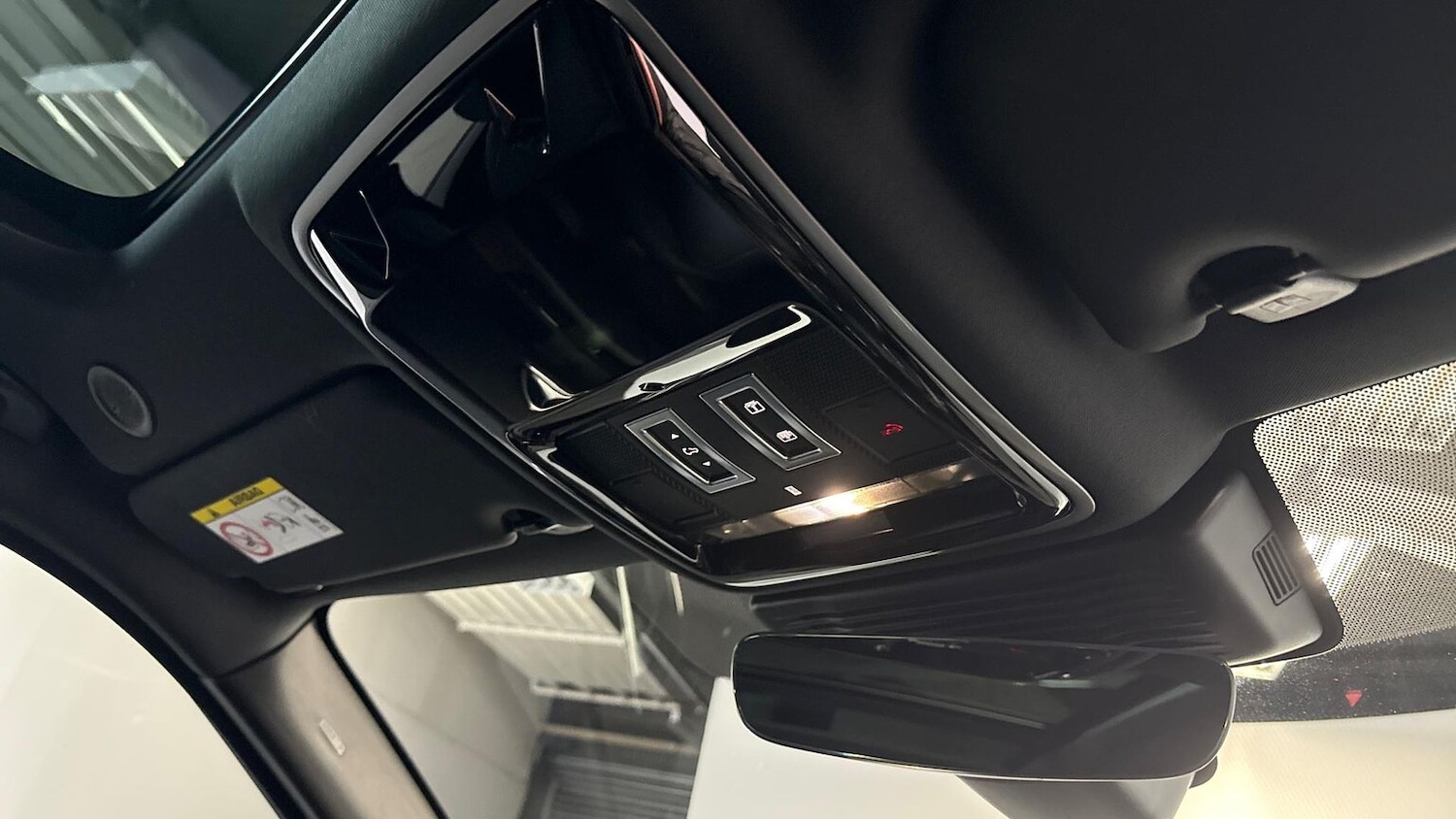 Used Land Rover Range Rover Velar 2025 for sale - 77489443: Photo 23