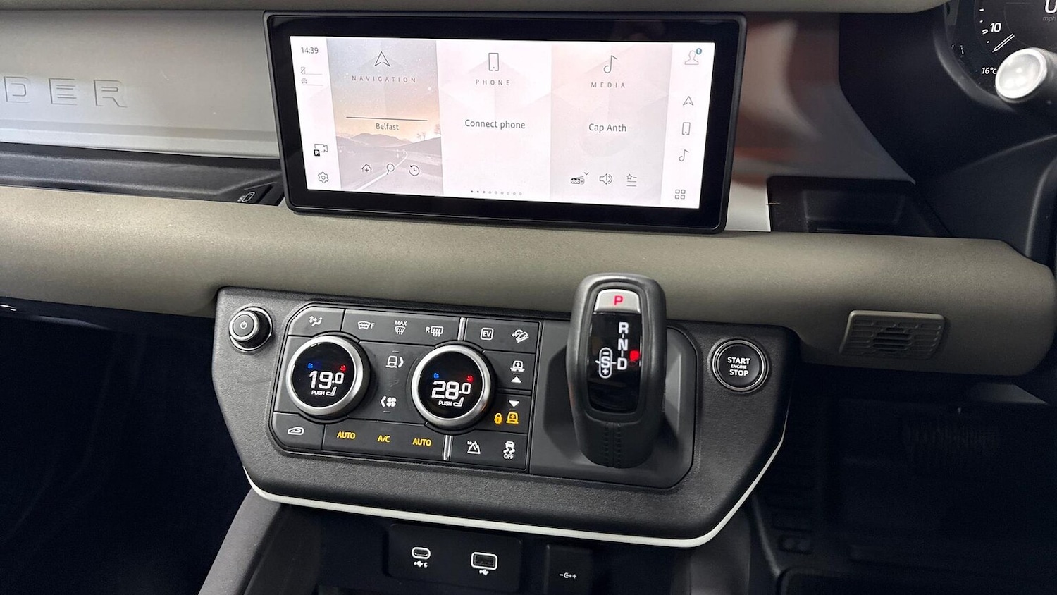 Used Land Rover Defender 2023 for sale - 78193317: Photo 15