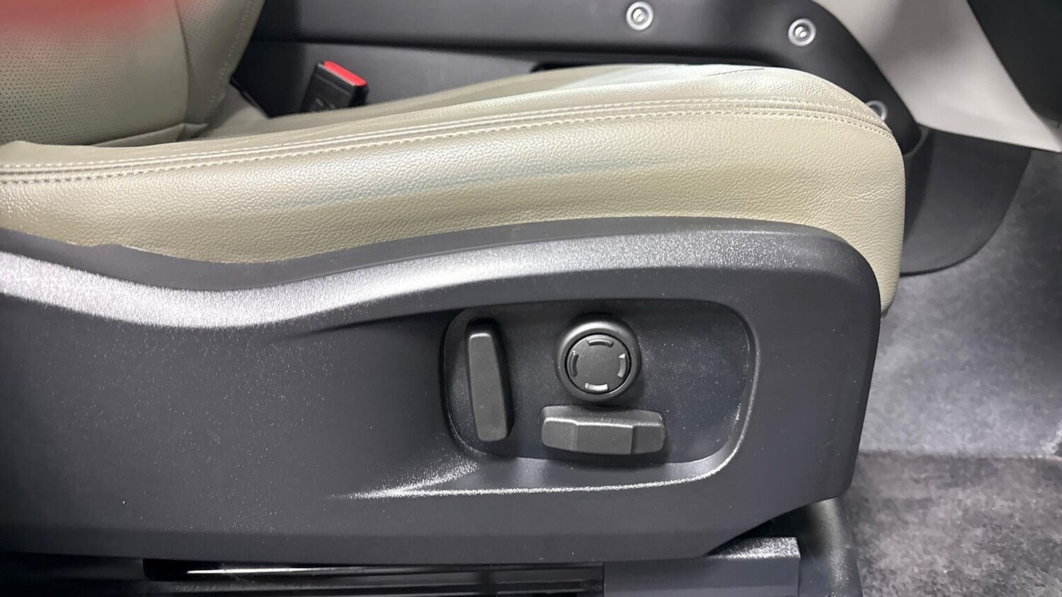 Used Land Rover Defender 2023 for sale - 78193317: Photo 23