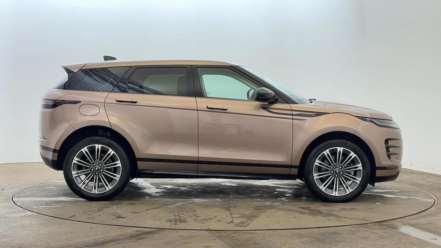 Used Land Rover Range Rover Evoque 2024 for sale - 76149510: Photo 2