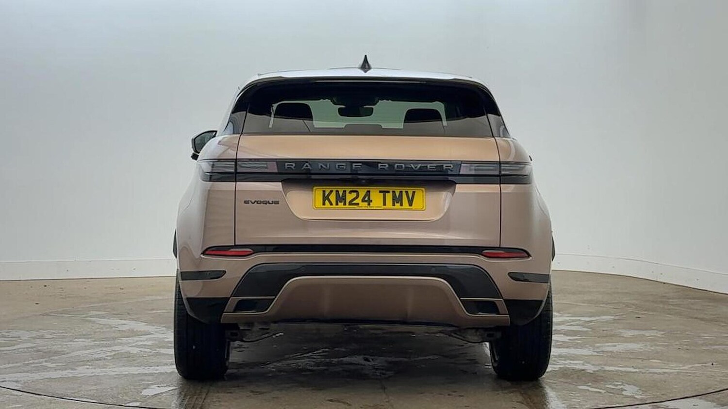 Used Land Rover Range Rover Evoque 2024 for sale - 76149510: Photo 4
