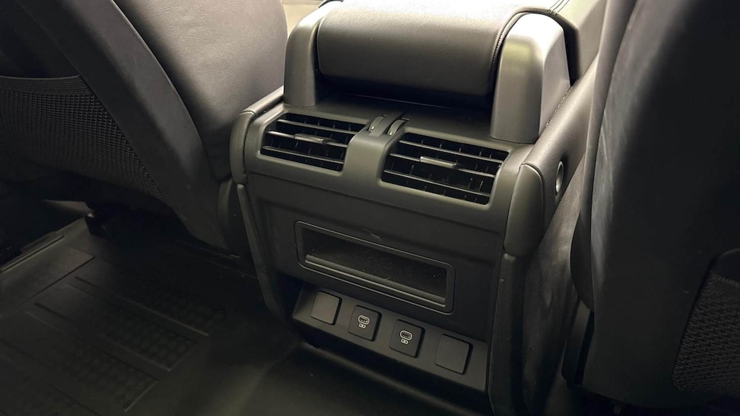 Used Land Rover Defender 2024 for sale - 76651225: Photo 11