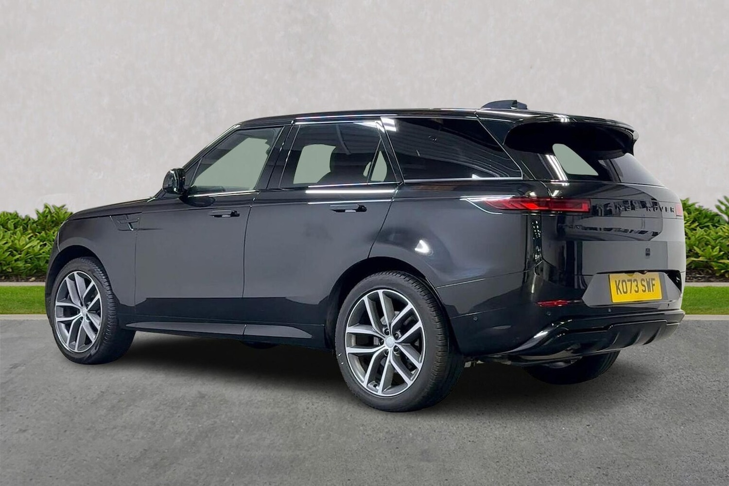 Used Land Rover Range Rover Sport 2024 for sale - 76149602: Photo 2