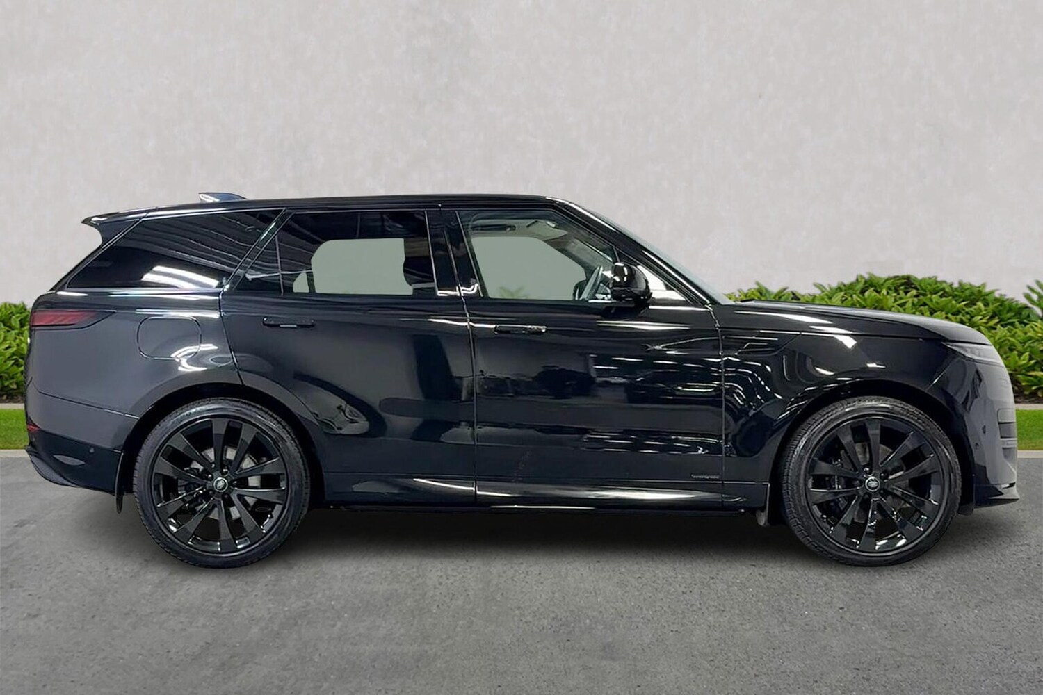 Used Land Rover Range Rover Sport 2023 for sale - 76127282: Photo 3