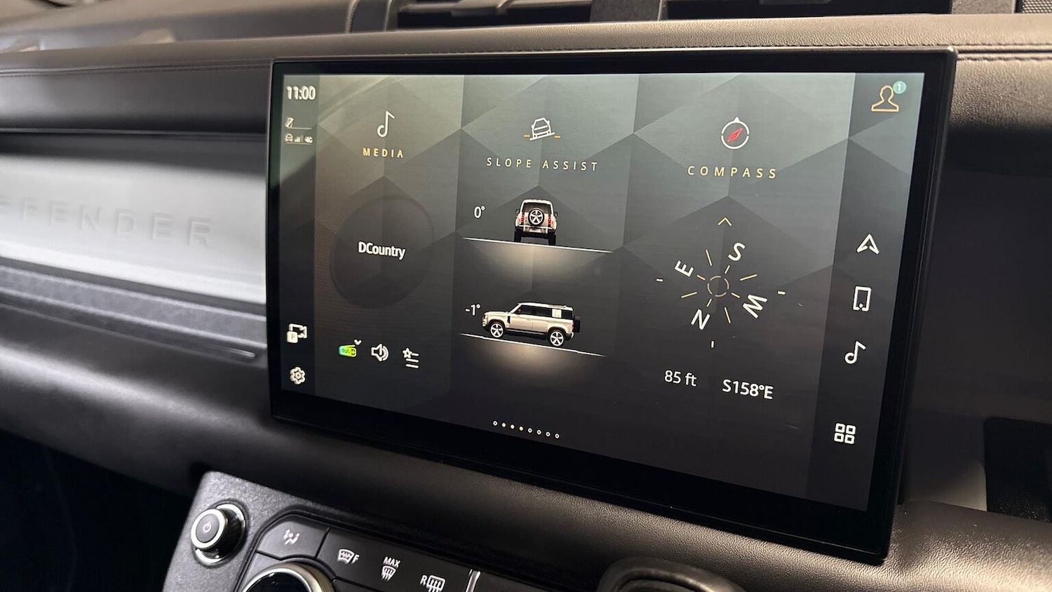 Used Land Rover Defender 2023 for sale - 77603698: Photo 11