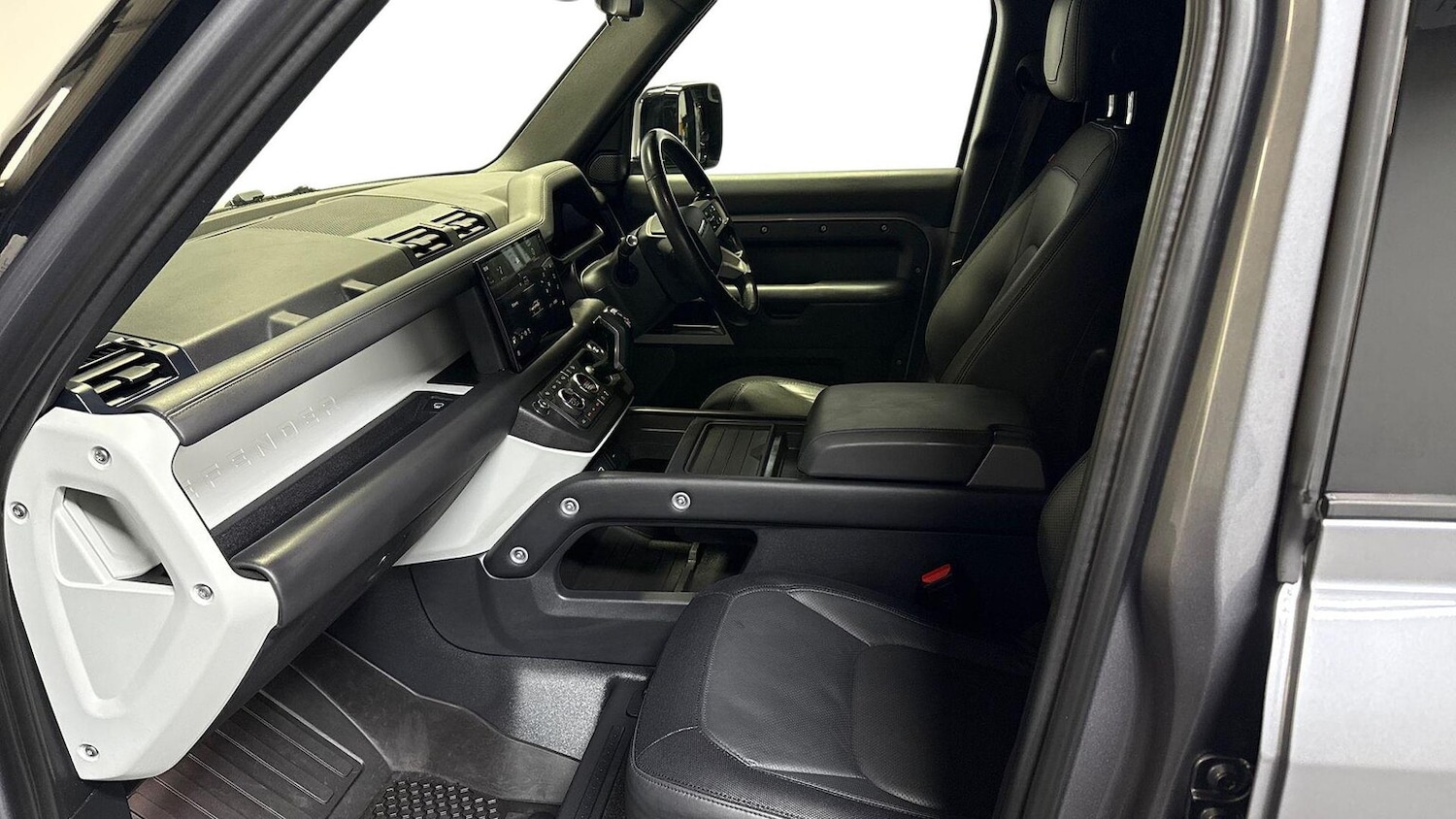 Used Land Rover Defender 2023 for sale - 77603698: Photo 3