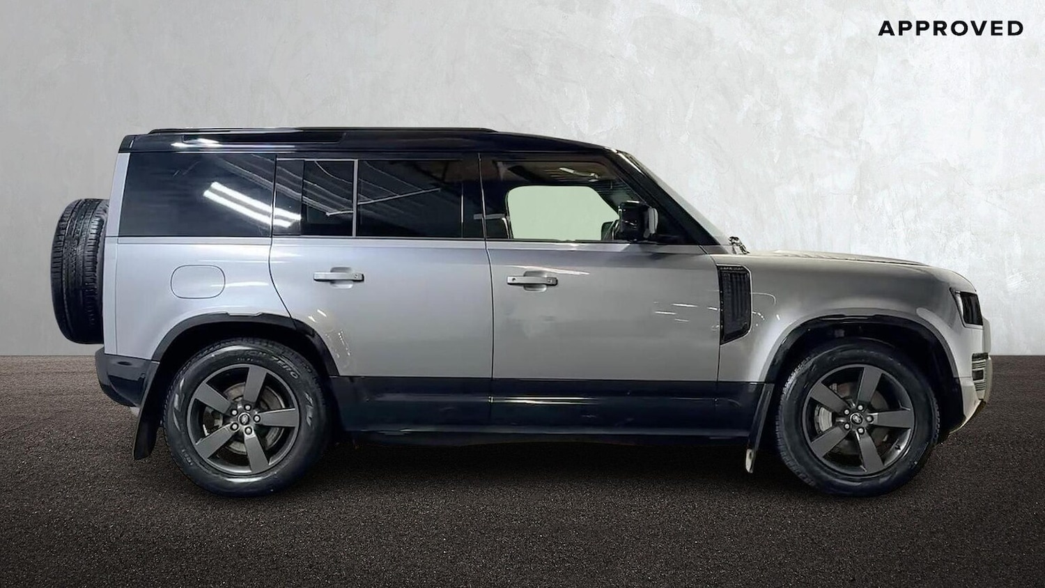 Used Land Rover Defender 2023 for sale - 77603698: Photo 5