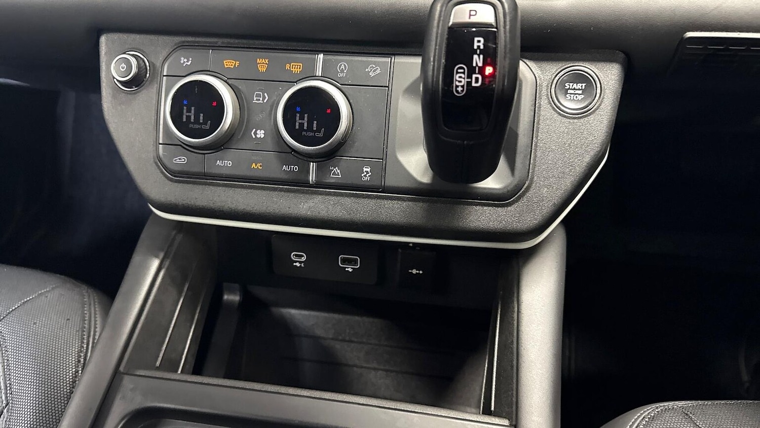 Used Land Rover Defender 2023 for sale - 76335157: Photo 12