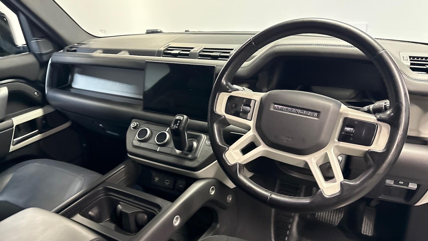 Used Land Rover Defender 2023 for sale - 76335157: Photo 14