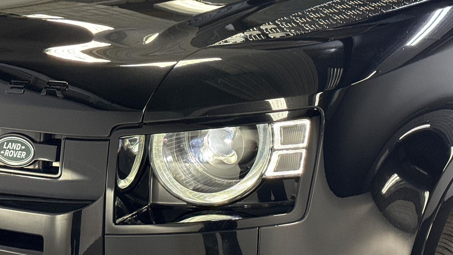 Used Land Rover Defender 2023 for sale - 76335157: Photo 16