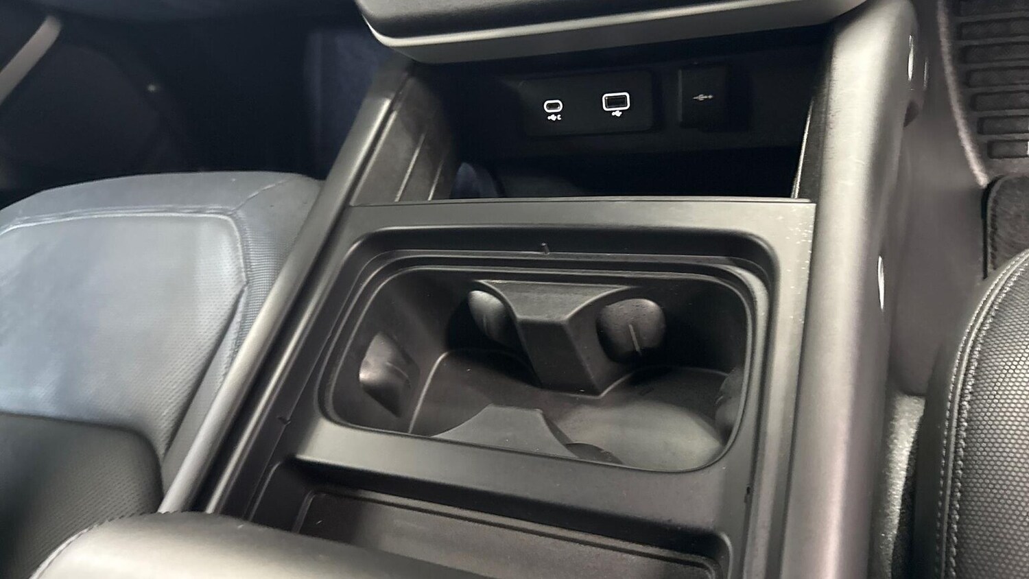 Used Land Rover Defender 2023 for sale - 76335157: Photo 17