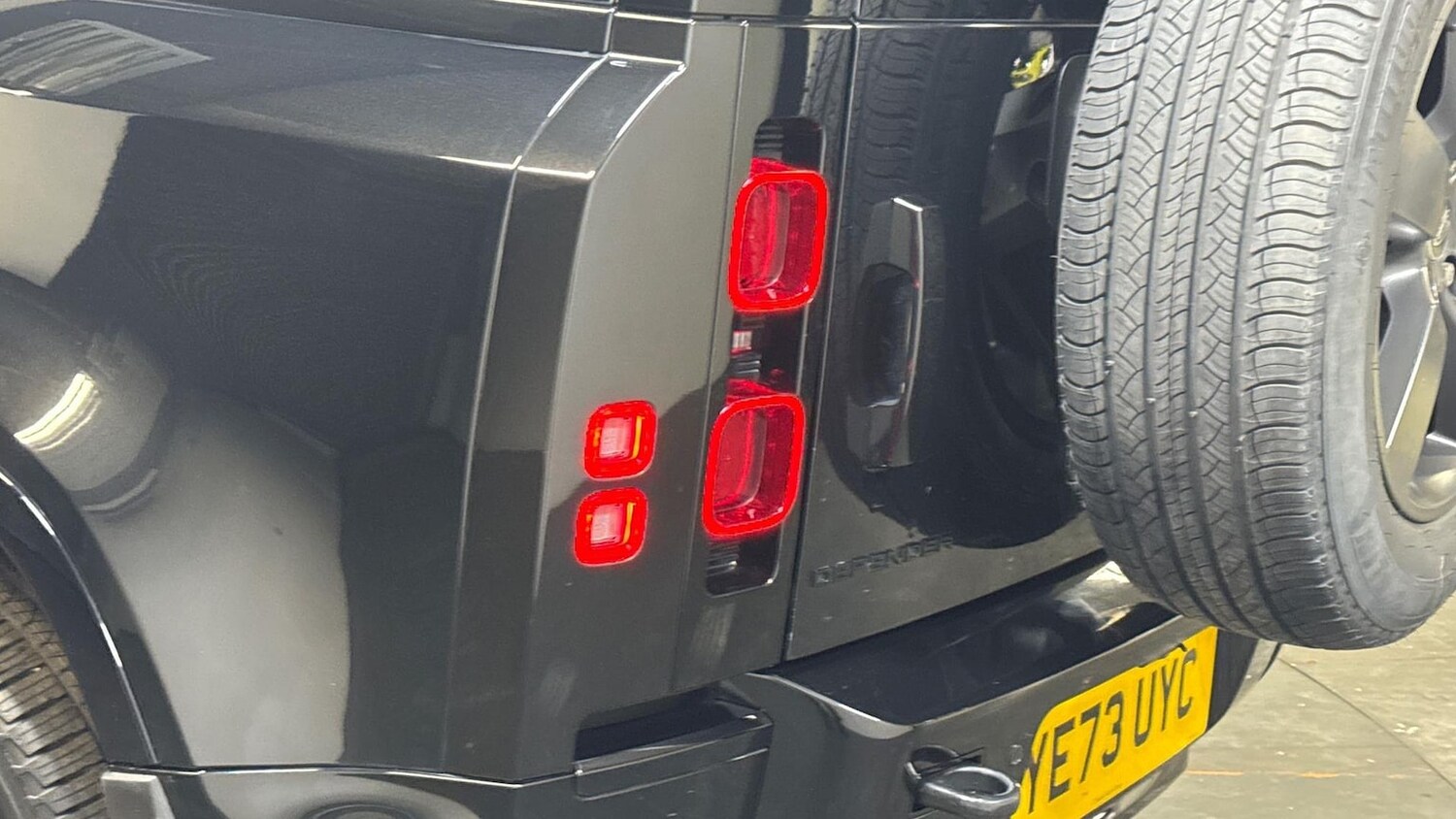 Used Land Rover Defender 2023 for sale - 76335157: Photo 18