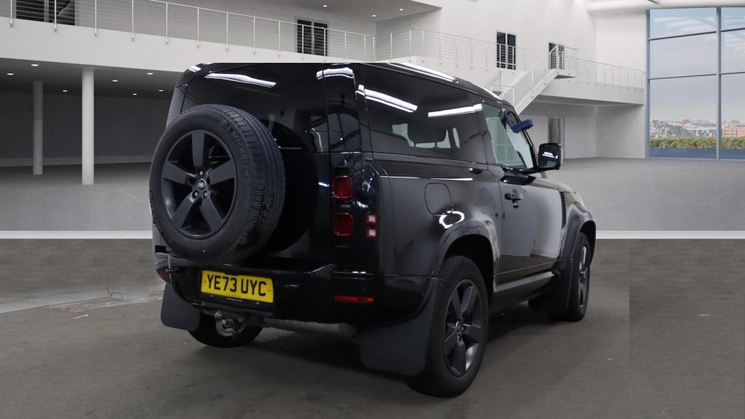 Used Land Rover Defender 2023 for sale - 76335157: Photo 4