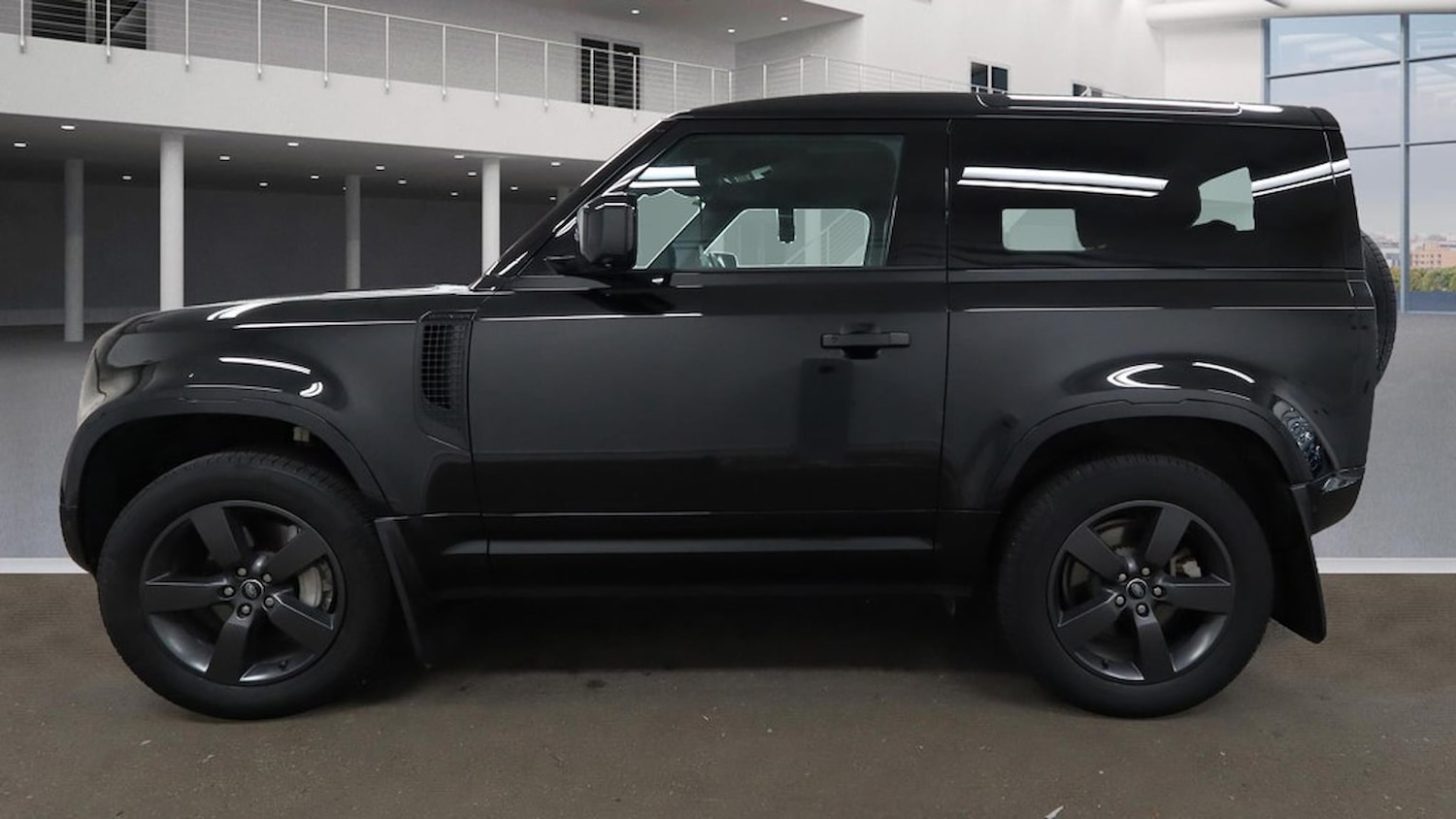 Used Land Rover Defender 2023 for sale - 76335157: Photo 6
