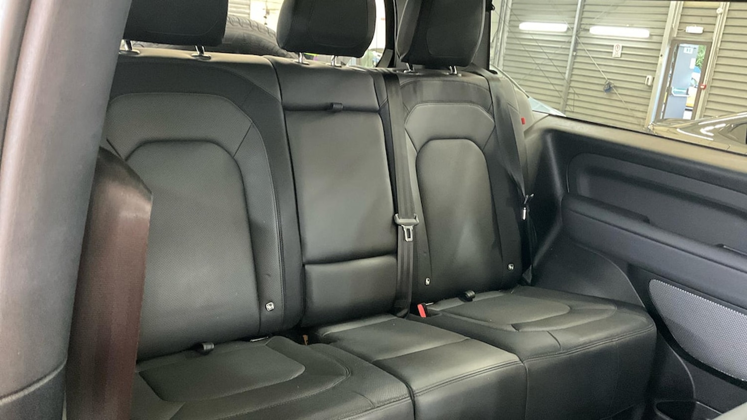 Used Land Rover Defender 2023 for sale - 76335157: Photo 8