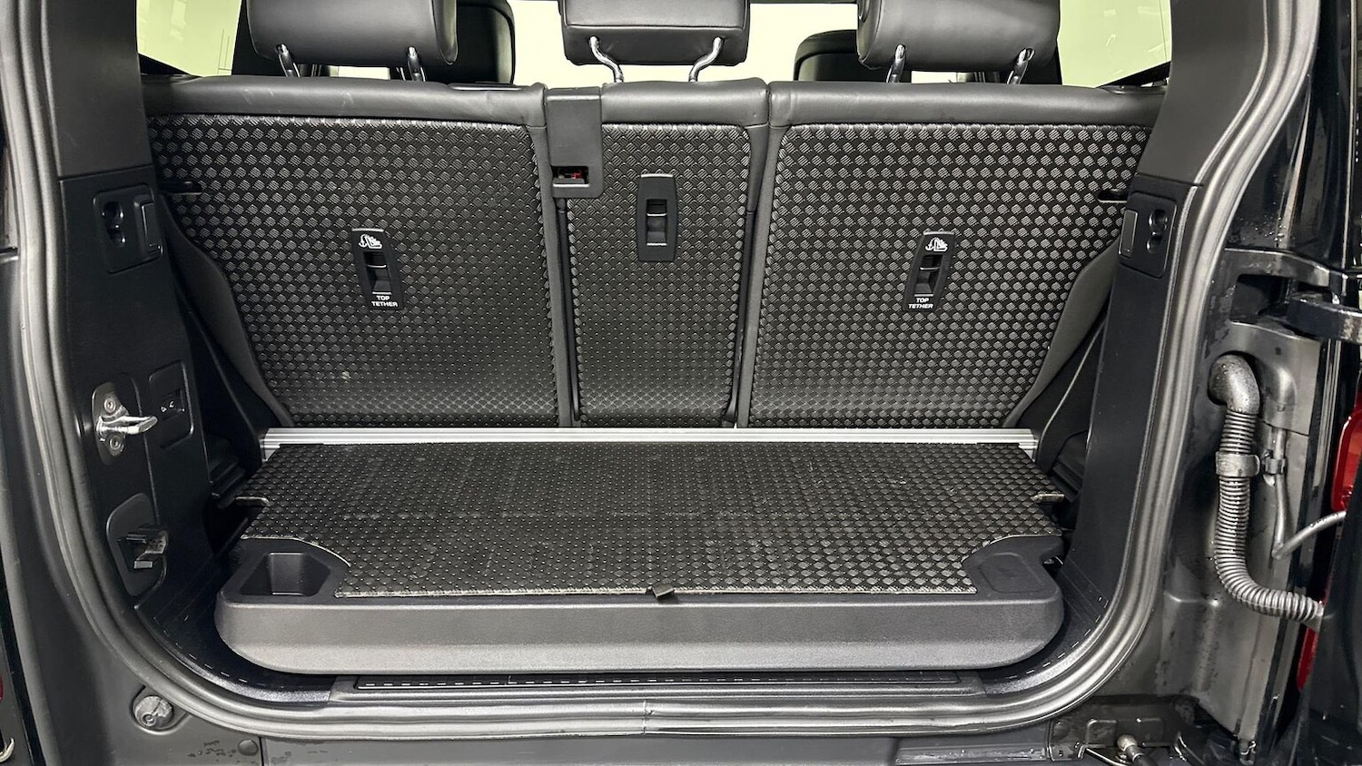 Used Land Rover Defender 2023 for sale - 77489401: Photo 10