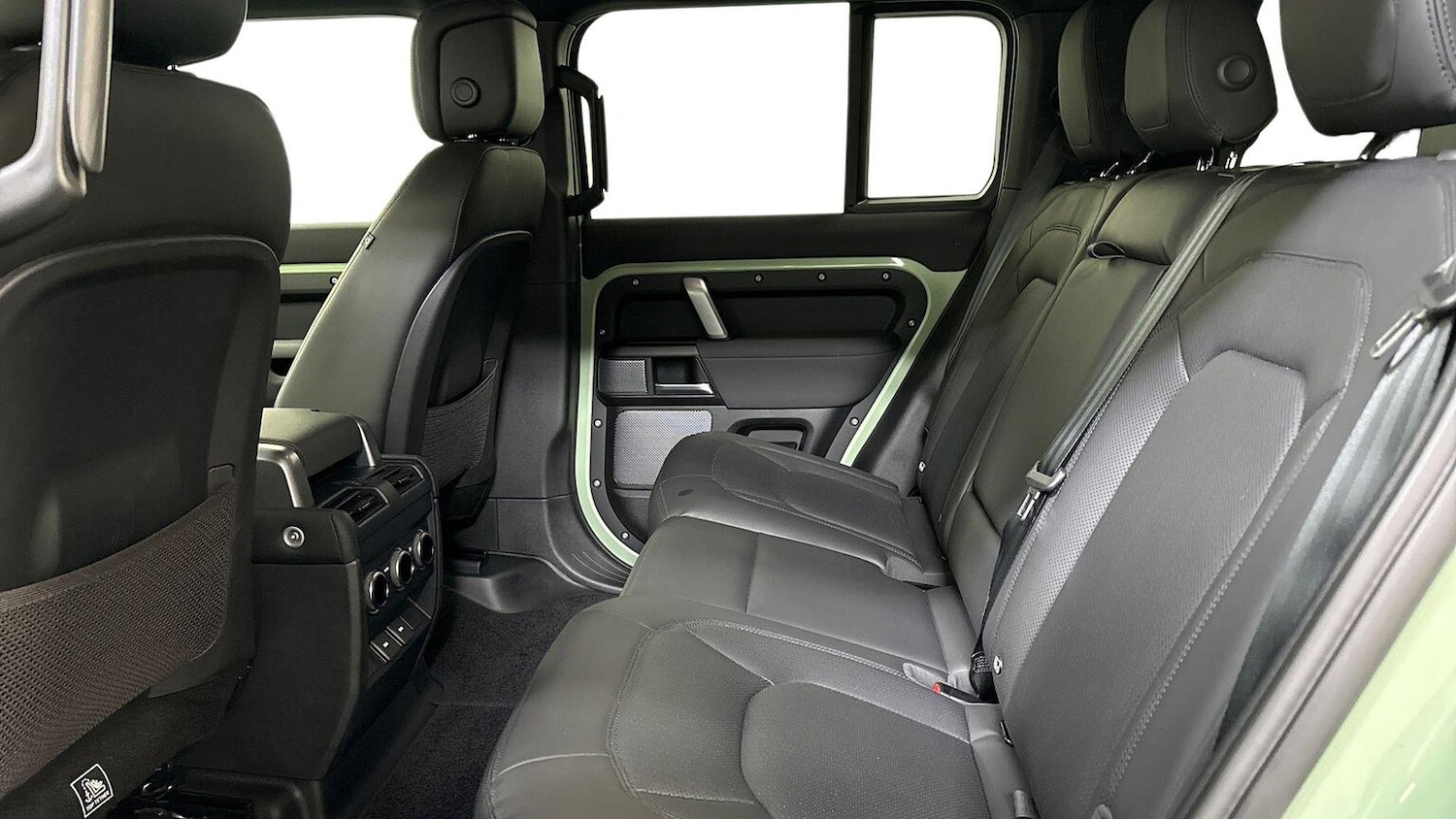 Used Land Rover Defender 2023 for sale - 78191101: Photo 5