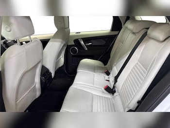 Used Land Rover Discovery Sport 2021 for sale - 78390999: Photo