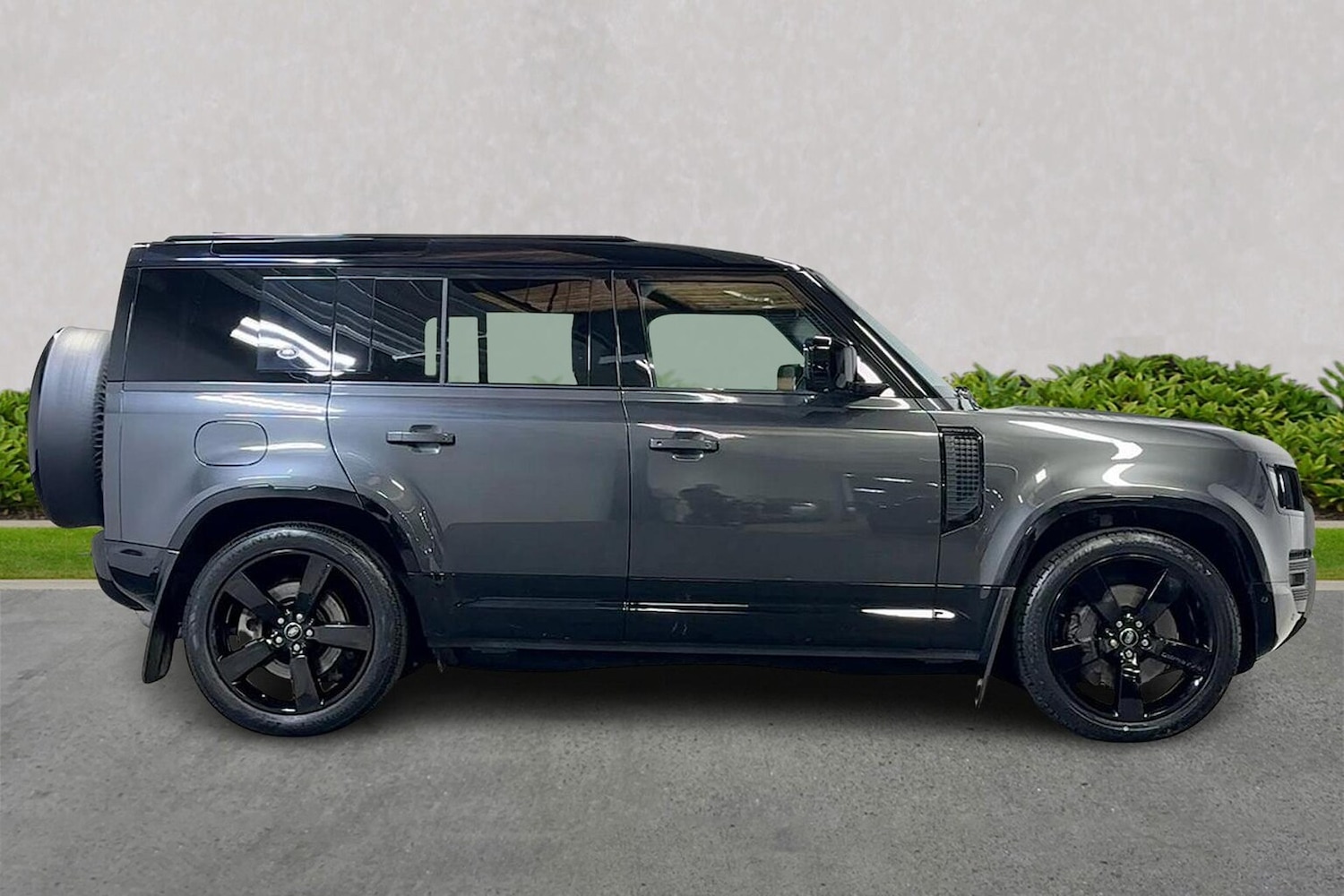 Used Land Rover Defender 2022 for sale - 76340556: Photo 3
