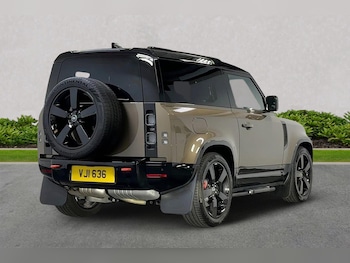 Used Land Rover Defender 2025 for sale - 75962348: Photo