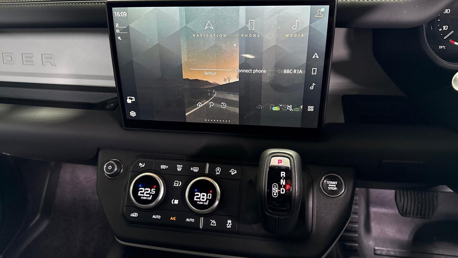 Used Land Rover Defender 2024 for sale - 78193294: Photo 12