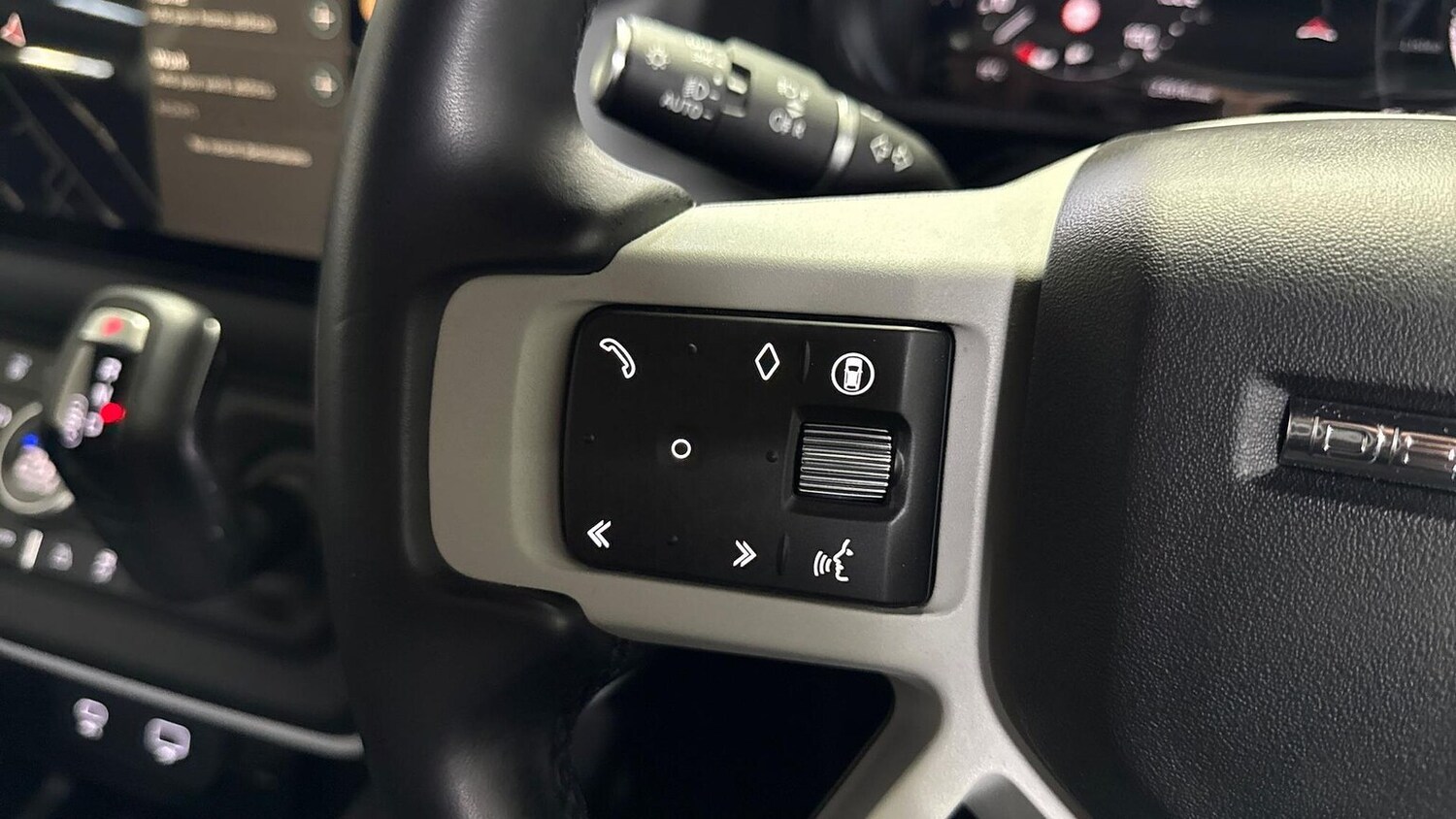 Used Land Rover Defender 2024 for sale - 78193294: Photo 21