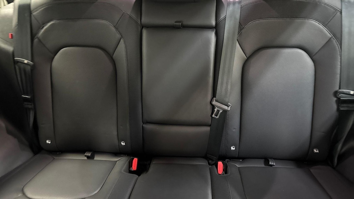 Used Land Rover Defender 2024 for sale - 78193294: Photo 4